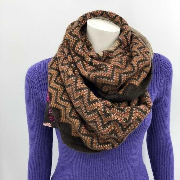 Tickled Pink Women’s O/S Brown Infinity  Winter Scarf w/ Aztec Boho Vibes - Picture 8 of 8